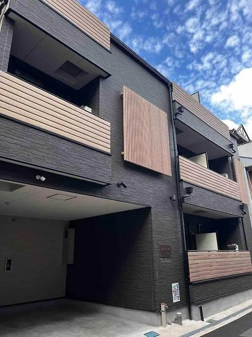 全新上线花跡民宿4号馆302，关西机场直达萩之茶屋出站一分钟！难波，心斋桥4分钟车程！ Osaka Japan